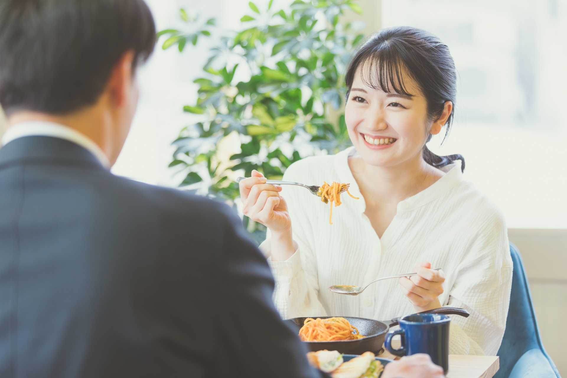 What to do on a meal date during orthodontic treatment? Here are some recommendations and things to keep in mind.