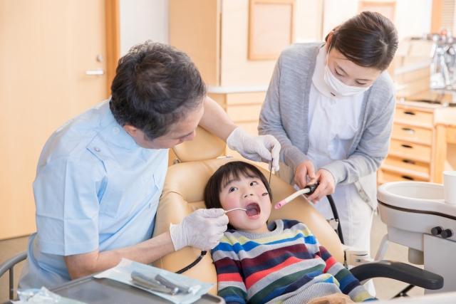 Permanent tooth even though the deciduous tooth does not fall out.