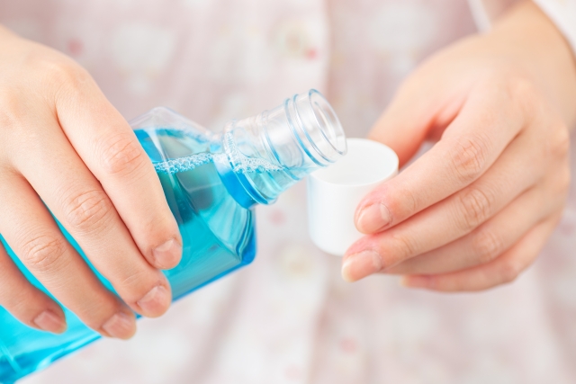 Mouthwash. Brown residue. What?